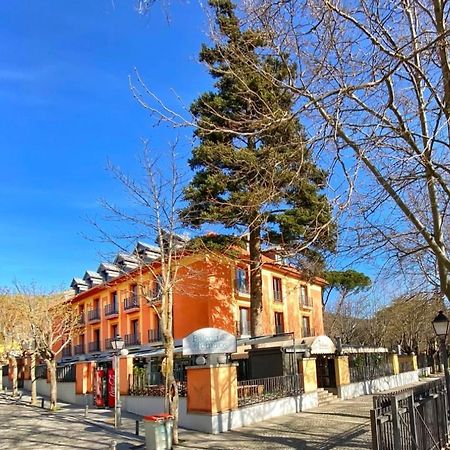 Hospedium Hotel Los Lanceros San Lorenzo de El Escorial Buitenkant foto