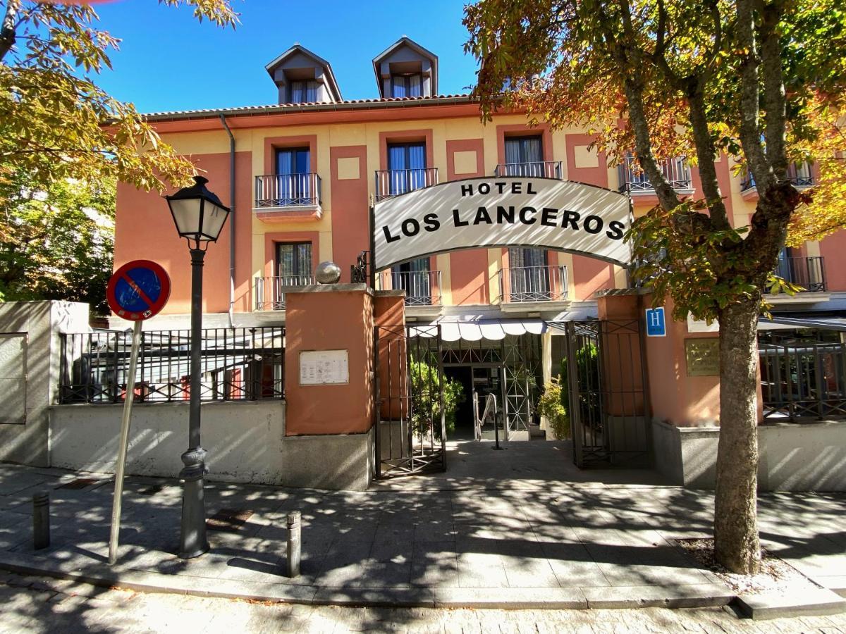 Hospedium Hotel Los Lanceros San Lorenzo de El Escorial Buitenkant foto